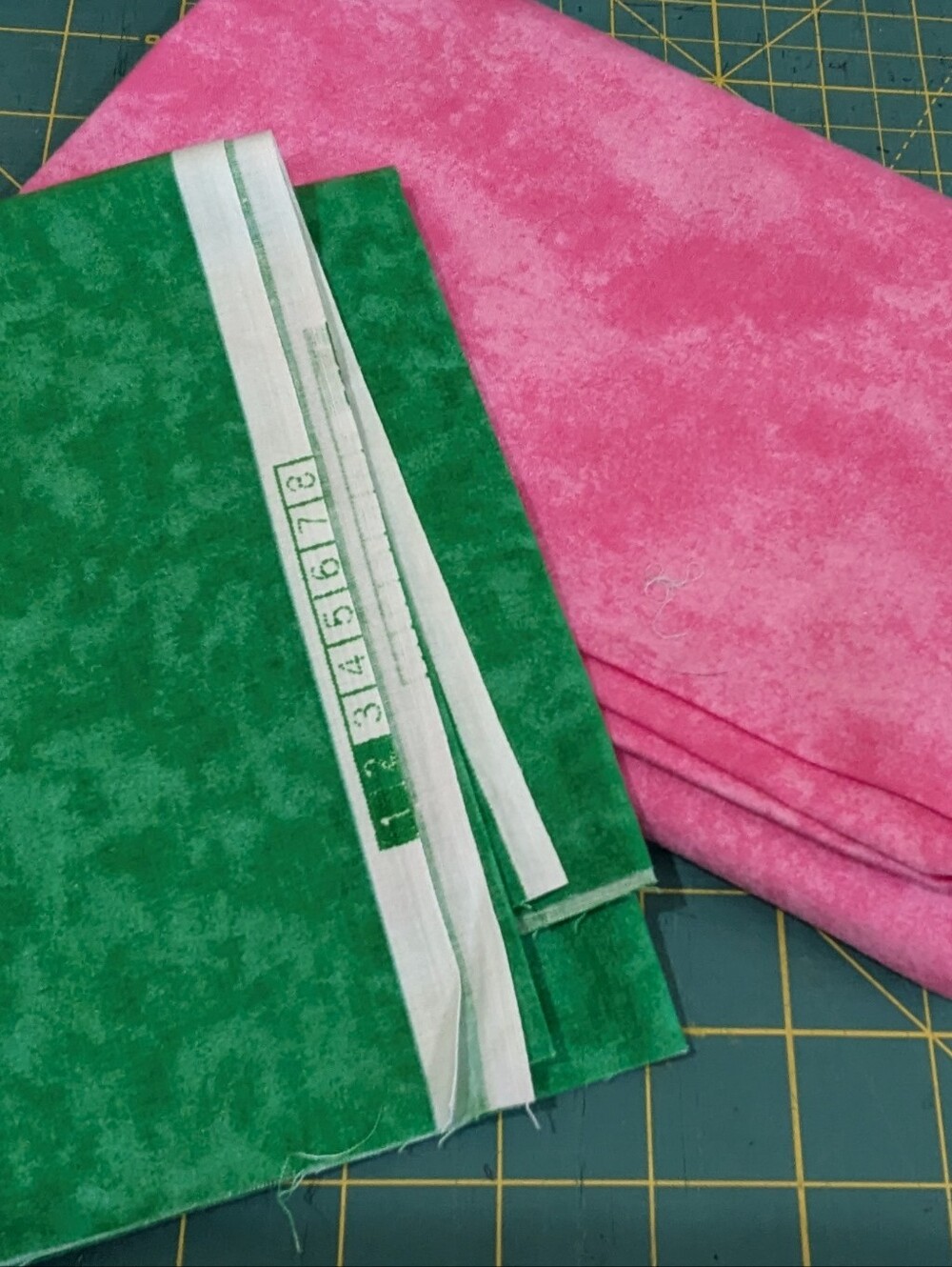 Set of 2 Coordinating "Marbling" Color Remnants: Green and Pink
